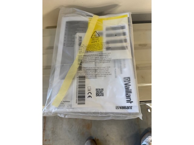 Buitenunit airco, vaillant, climavairplus, met transportschae - afbeelding 5 van  7