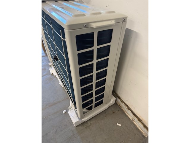 Buitenunit airco, vaillant, climavairplus, met transportschae - afbeelding 6 van  7