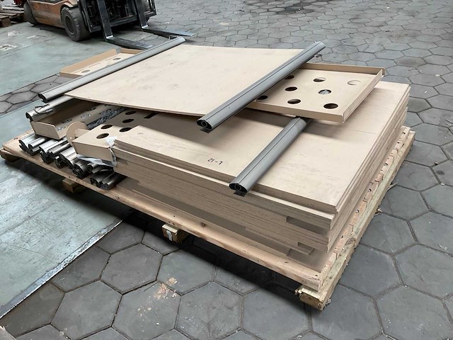 Bulkhead & storage rack assembly kit - afbeelding 1 van  8