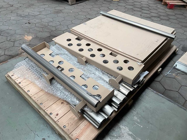 Bulkhead & storage rack assembly kit - afbeelding 2 van  8