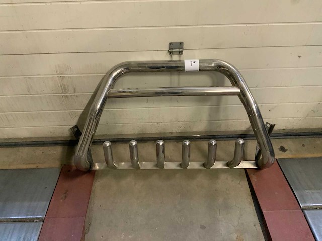 Bullbar - afbeelding 2 van  3