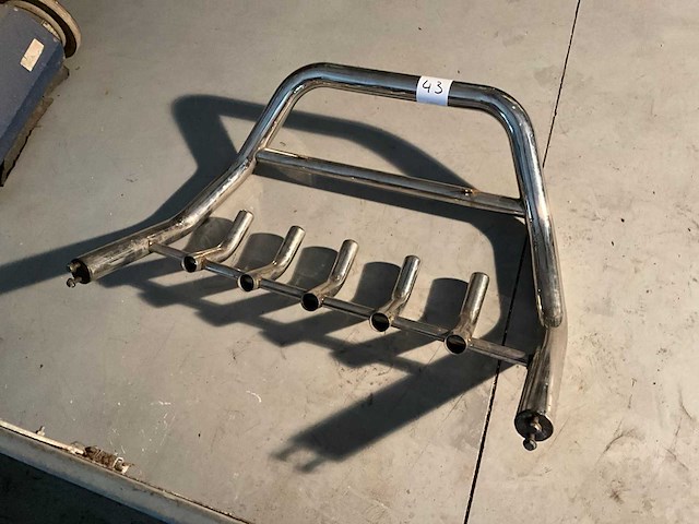 Bullbar - afbeelding 1 van  4
