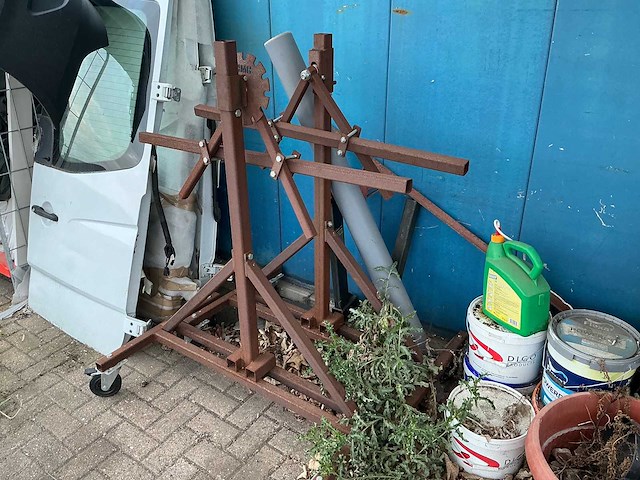 Bullbars, autodeuren en carrosserie kantelsteunen - afbeelding 4 van  6