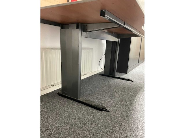 Bulo bureautafel - afbeelding 6 van  6