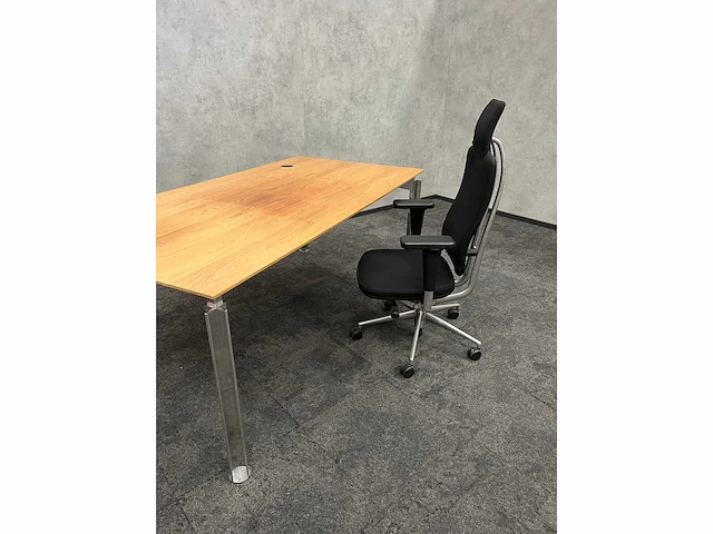 Bulo/ vitra - werkplek 200x100 - afbeelding 19 van  24