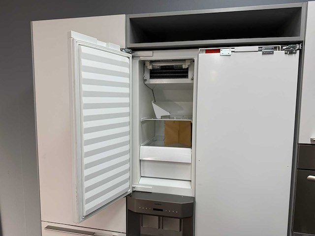 Bulthaup - showroomkeuken met gaggenau apparatuur - afbeelding 14 van  38