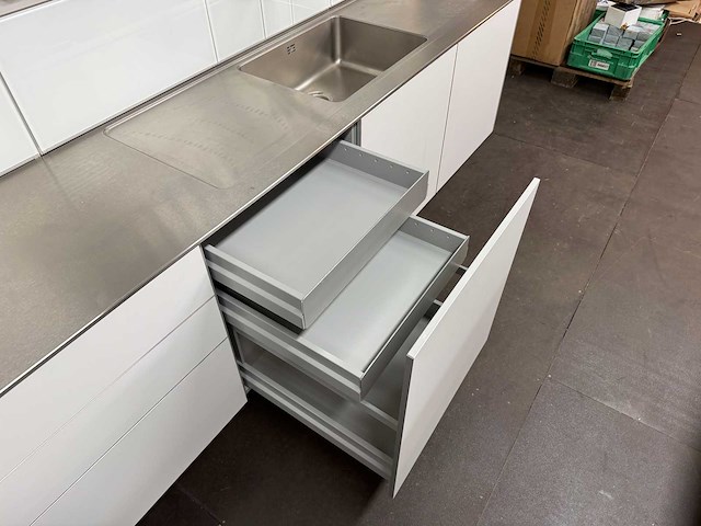 Bulthaup - showroomkeuken met gaggenau apparatuur - afbeelding 27 van  38