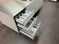 Bulthaup - showroomkeuken met gaggenau kookplaat - afbeelding 1 van  28