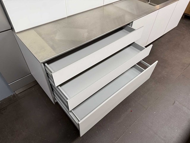 Bulthaup - showroomkeuken met gaggenau kookplaat - afbeelding 10 van  28