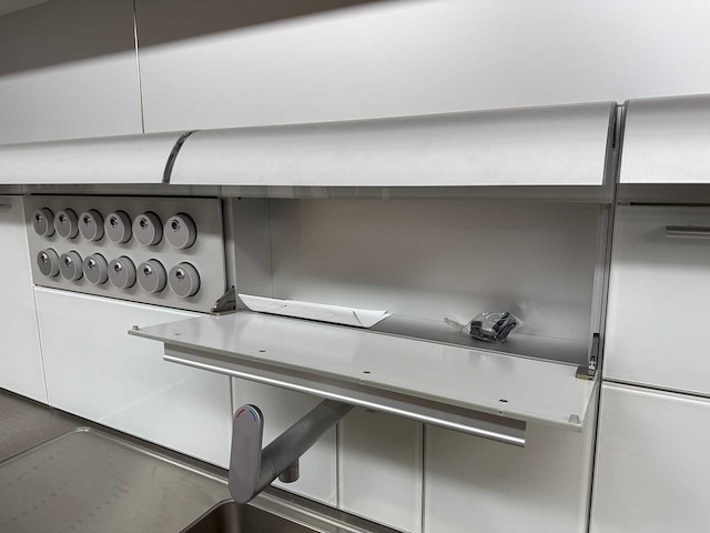 Bulthaup - showroomkeuken met gaggenau kookplaat - afbeelding 16 van  28