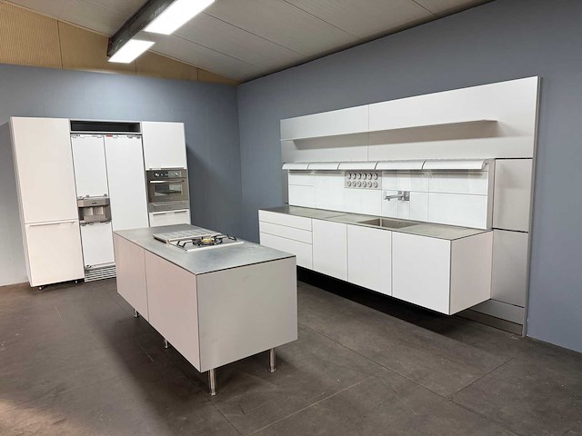 Bulthaup - showroomkeuken met gaggenau kookplaat - afbeelding 11 van  28