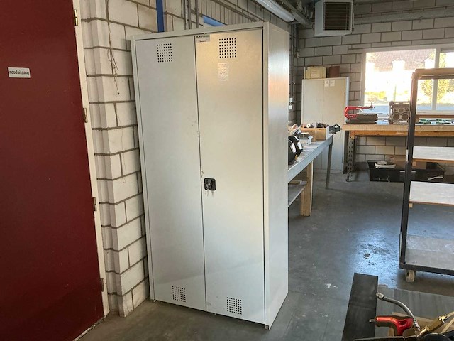 Bumax kast - afbeelding 1 van  3