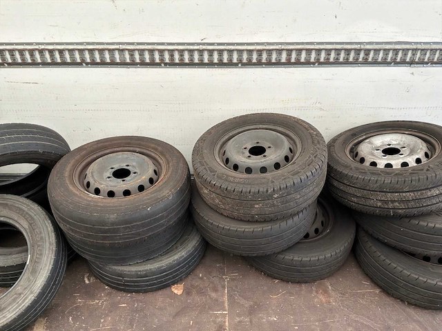 Bunk tebs g2 es2060 be semi-trailer met laadklep - afbeelding 10 van  23