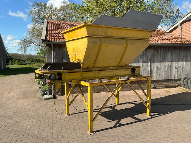 Bunker met transport band - afbeelding 5 van  24