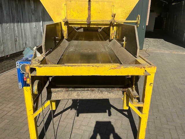 Bunker met transport band - afbeelding 10 van  24