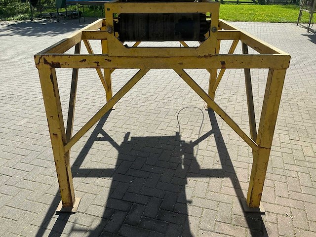 Bunker met transport band - afbeelding 16 van  24