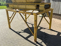 Bunker met transport band - afbeelding 19 van  24