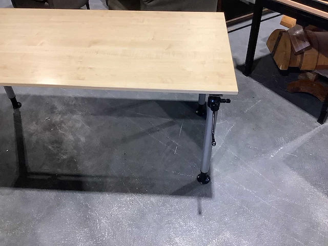 Bureau - desk - afbeelding 2 van  4