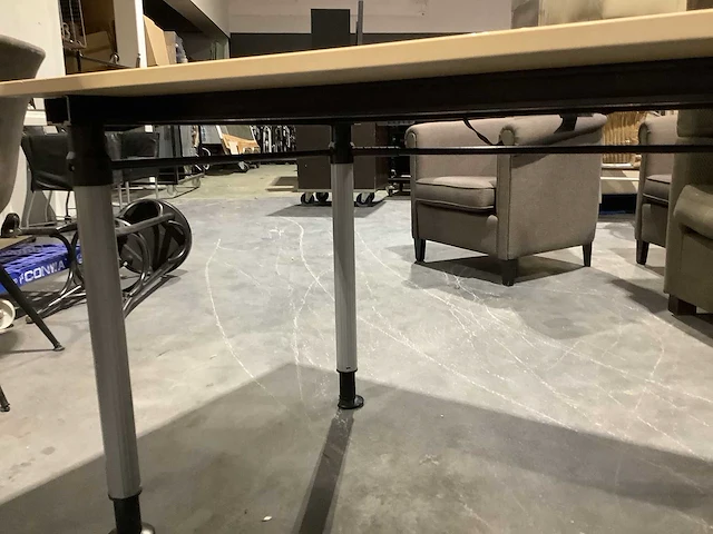 Bureau - desk - afbeelding 4 van  4