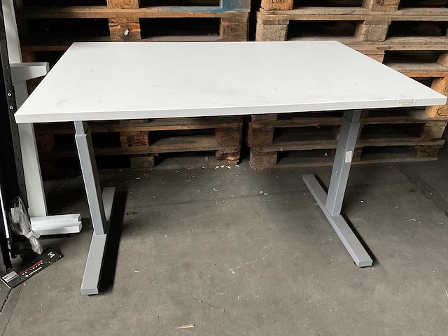 Bureau - in hoogte verstelbaar (3x) - afbeelding 4 van  5