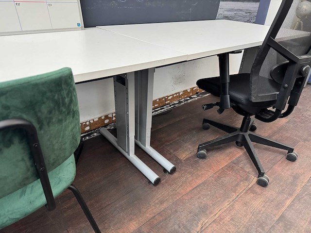 Bureau 140x80cm + (bureau)stoel (2x) - afbeelding 3 van  4