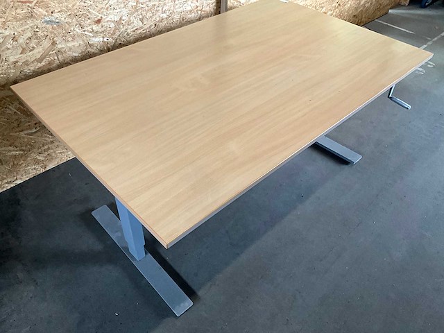 Bureau 160x100cm - in hoogte verstelbaar - afbeelding 2 van  3