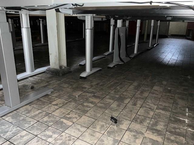 Bureau 160x80cm (3x) - afbeelding 3 van  3