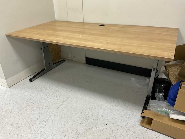 Bureau 180x90 cm - afbeelding 1 van  4