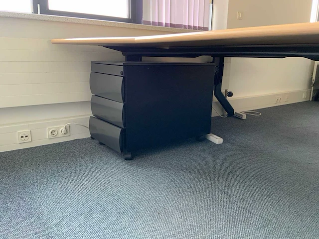 Bureau 200x100/80 - 200x100 - 160x80 cm (6x) - afbeelding 13 van  17