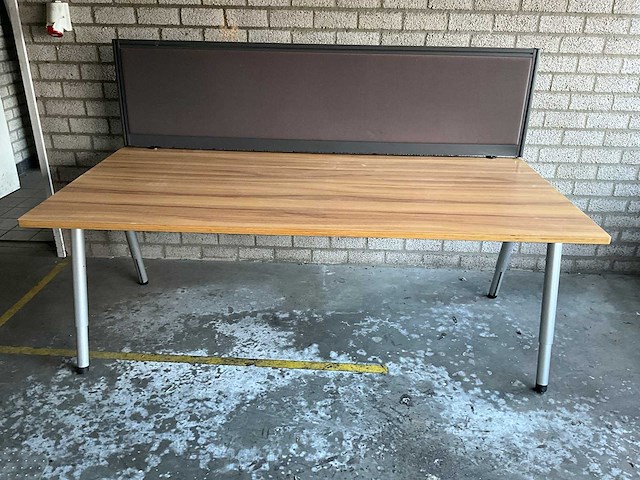Bureau 200x100cm v.v. akoestisch scherm - afbeelding 1 van  3