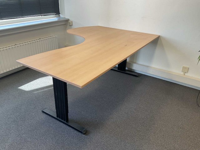 Bureau 200x140x75 cm - afbeelding 1 van  4