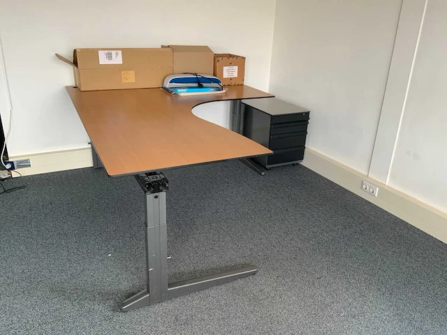 Bureau 200x160 cm - afbeelding 1 van  10