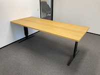 Bureau 215x90x77 cm verstelbaar (4x) - afbeelding 1 van  4