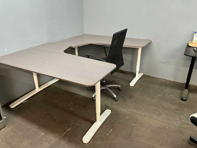 Bureau (2x) - afbeelding 1 van  7