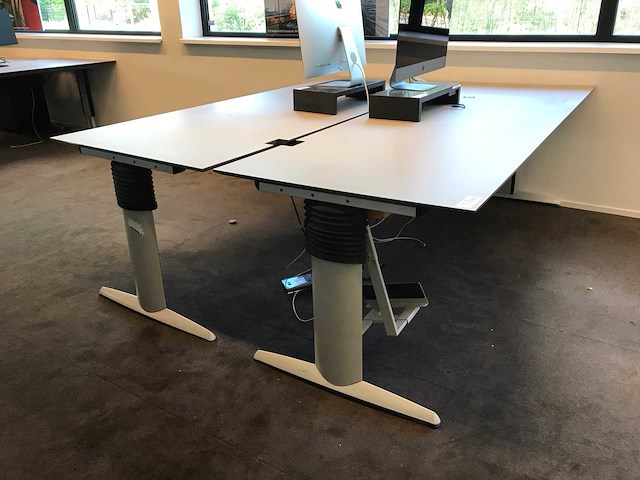 Bureau (2x) - afbeelding 1 van  3