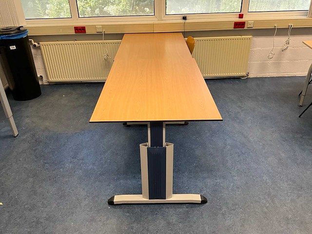 Bureau (2x) - afbeelding 1 van  2
