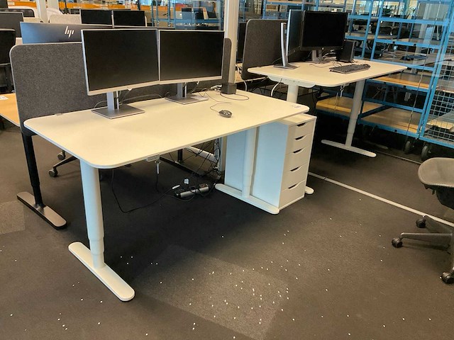 Bureau (2x) - afbeelding 1 van  9
