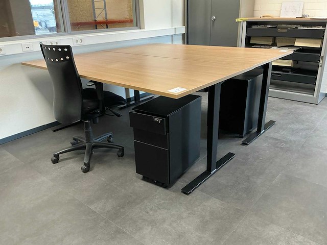 Bureau (2x) - afbeelding 1 van  2
