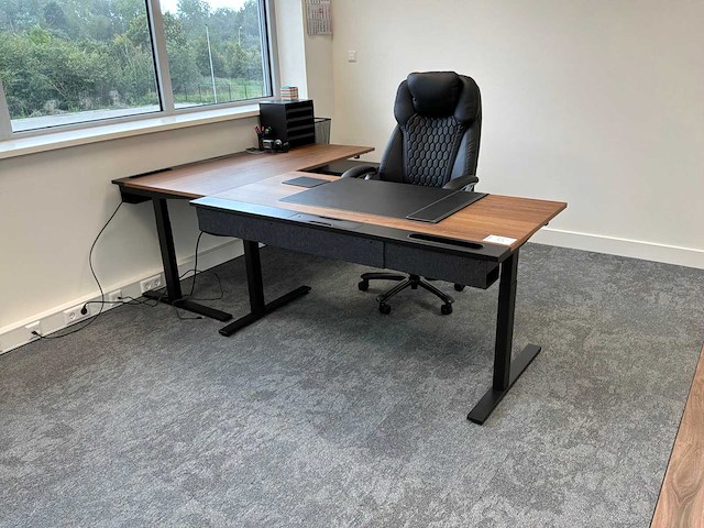 Bureau (2x) - afbeelding 1 van  6