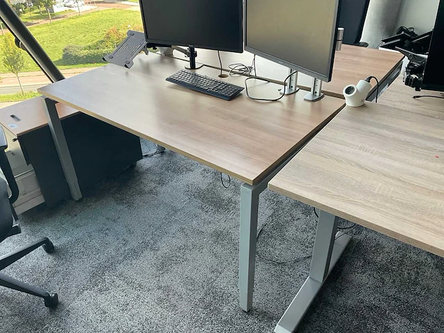 Bureau (2x) - afbeelding 1 van  2