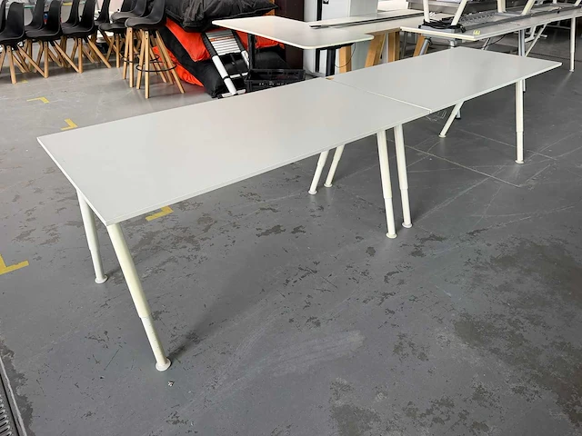 Bureau (2x) - afbeelding 1 van  4