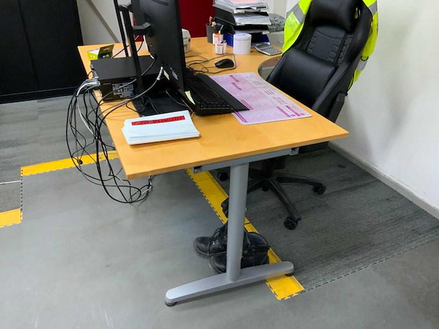 Bureau (3x) - afbeelding 10 van  12