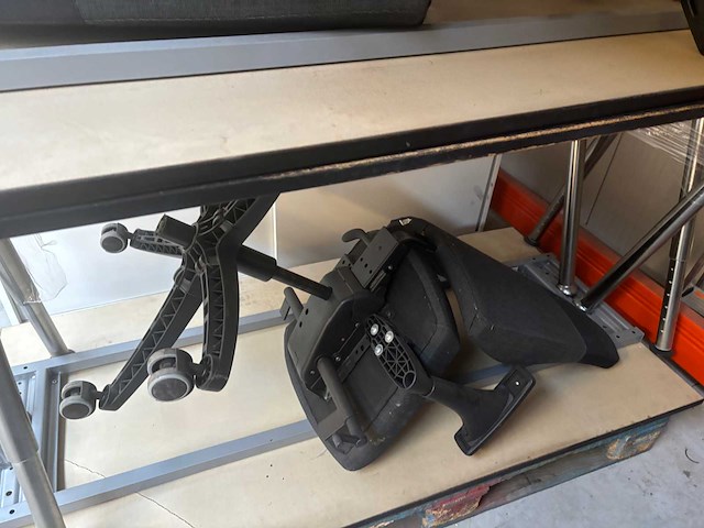 Bureau (4x) en bureaustoel (2x) - afbeelding 2 van  3