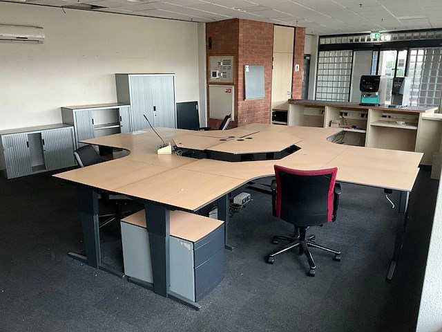 Bureau (4x) - afbeelding 1 van  8