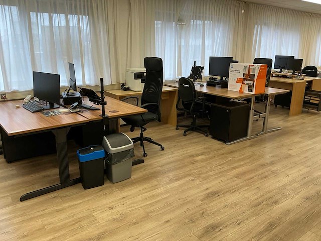 Bureau (4x) - afbeelding 1 van  10