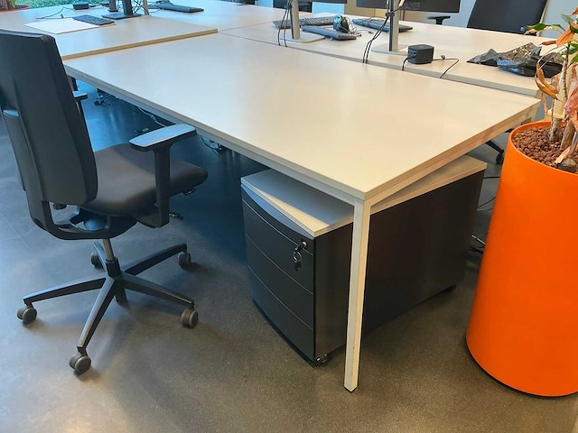 Bureau (4x) - afbeelding 5 van  11