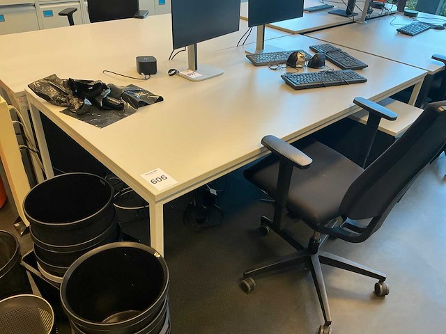 Bureau (4x) - afbeelding 9 van  11