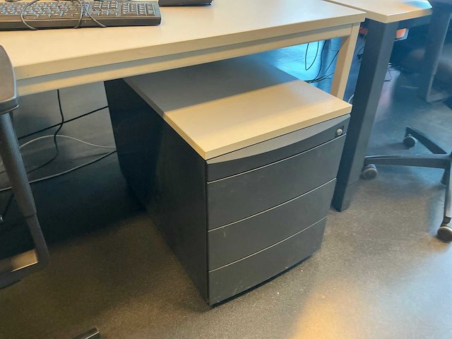 Bureau (4x) - afbeelding 10 van  11