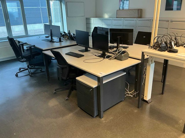 Bureau (4x) - afbeelding 1 van  12