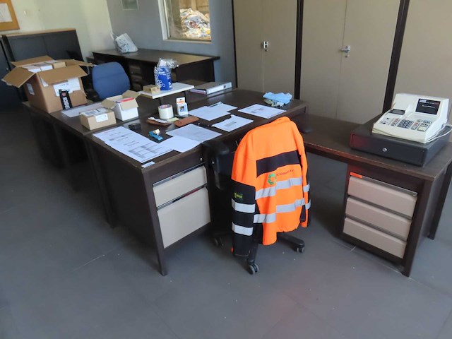 Bureau (4x) - afbeelding 1 van  3